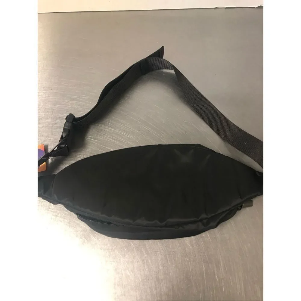 🌼5for$25🌼 Bring the Wow Men’s Black Zip up and Buckle Travel Fanny pack